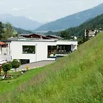 Robi Lejlighed *